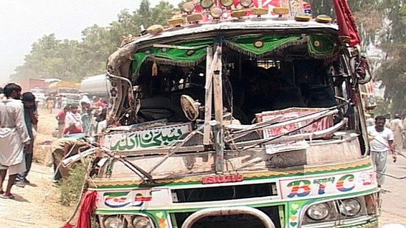 پاکستان میں عزاداروں کی بس کو حادثہ 25 افراد جاں بحق