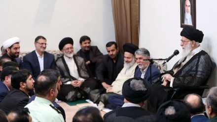  رہبر انقلاب اسلامی کی حج کے سیاسی پیغامات کو  پہنچانے پر تاکید