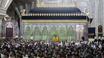   حضرت امام خمینی (رح) کے راستے پر چلنے کا عہد
