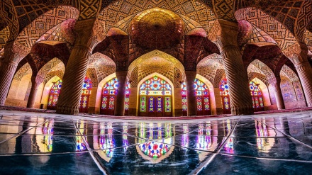 مزگەوتی نەسیرولمولکی شیراز