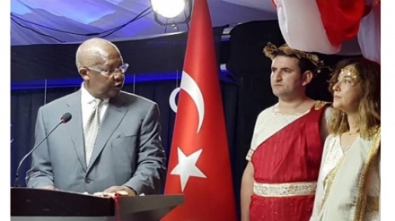 Turska ambasadorica opozvana zbog kostima Jelene Trojanske