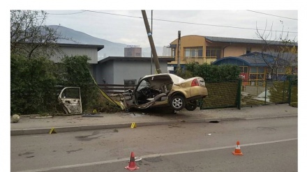 U zeničkom naselju Brist vozač udario u stub i poginuo