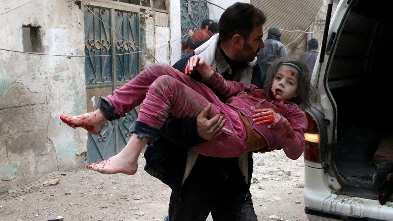 Balafirên Hevpeymaniya Amerîkayê devera Dêrazora Sûriyê bombebaran kirin û 5 sivîl kuştin