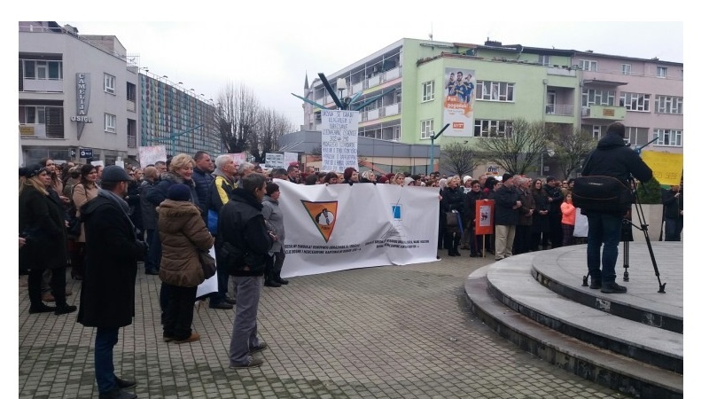 Protesti prosvjetnih radnika u Unsko-sanskom kantonu