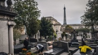 Groblje u blizini Ajfelovog tornja u Parizu