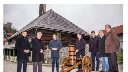 Skaka posjetio Bužim i donirao ramazanski top