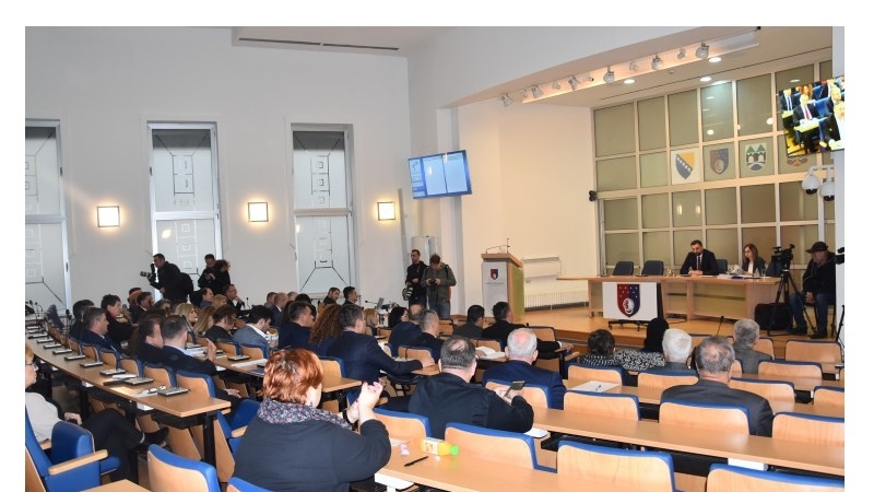 Premijer Zolj povukao Nacrt budžeta KS, Konaković prekinuo sjednicu