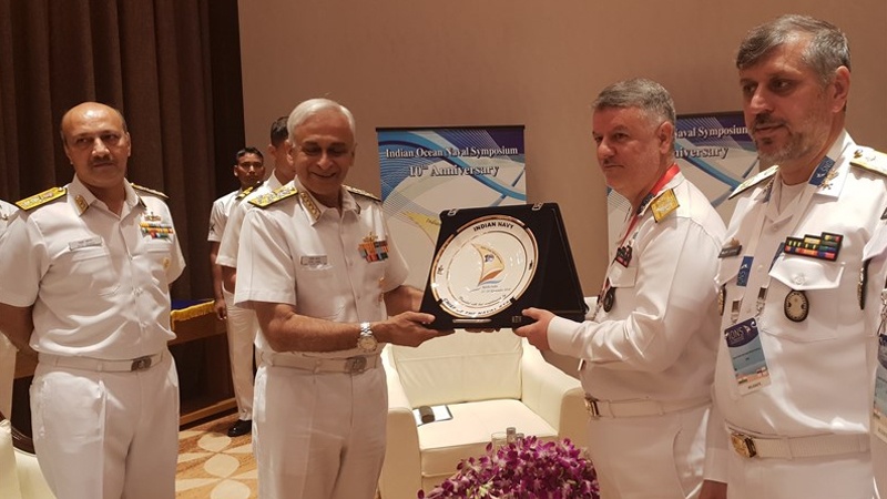 ایرانی بحریہ کے کمانڈر کی متعدد ملکوں کے بحری کمانڈروں سے ملاقات 