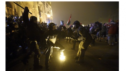  Hiljade ljudi na protestu u Budimpešti: 'Orbane, idi dođavola' 