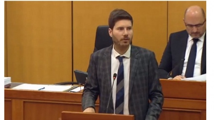 Pernar izbačen iz Sabora kada je počeo govoriti o bogatstvu Dragana Čovića