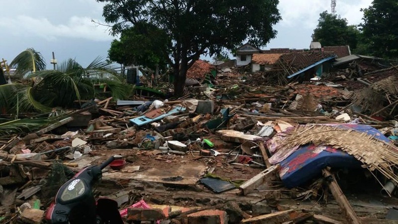 انڈونیشیا میں تباہ کن سونامی 230 افراد ہلاک