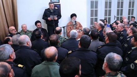 پولیس کمانڈروں اور افسروں کی رہبر انقلاب اسلامی سے ملاقات 