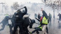 Sukob francuske policije s protestantima
