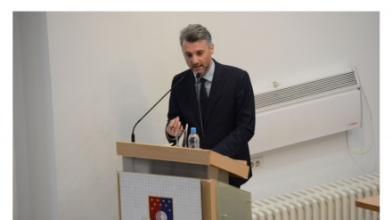 Forto: Zapošljavanje u javnom sektoru je ono što KS 'vuče' prema dole