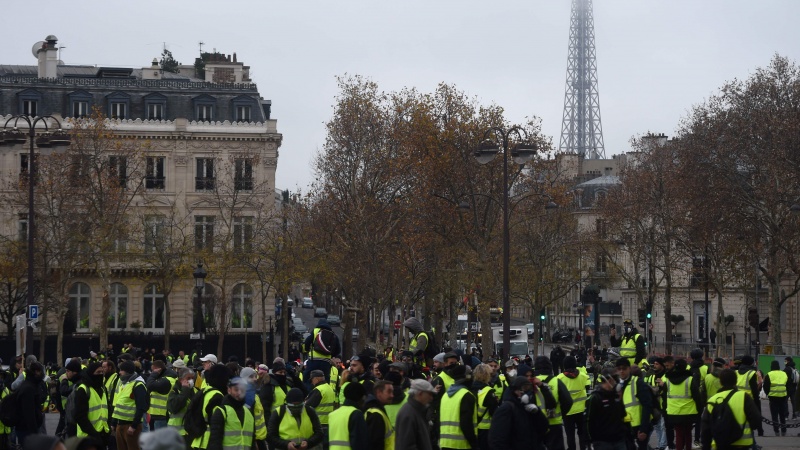فرانس میں یلوجیکٹ مظاہرے کے نتیجے میں ایفل ٹاور اور لوور میوزیم بند 