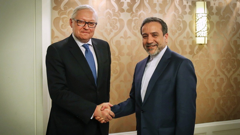 ایران روس تعاون اور صلاح و مشورے کے فروغ پر تاکید