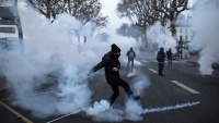 Fransada etirazlar iqtisadi problemlərə səbəb olub