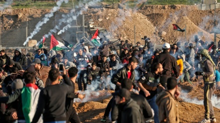 پرامن واپسی مارچ پر وحشیانہ حملہ، 2 فلسطینی شہید 17 زخمی