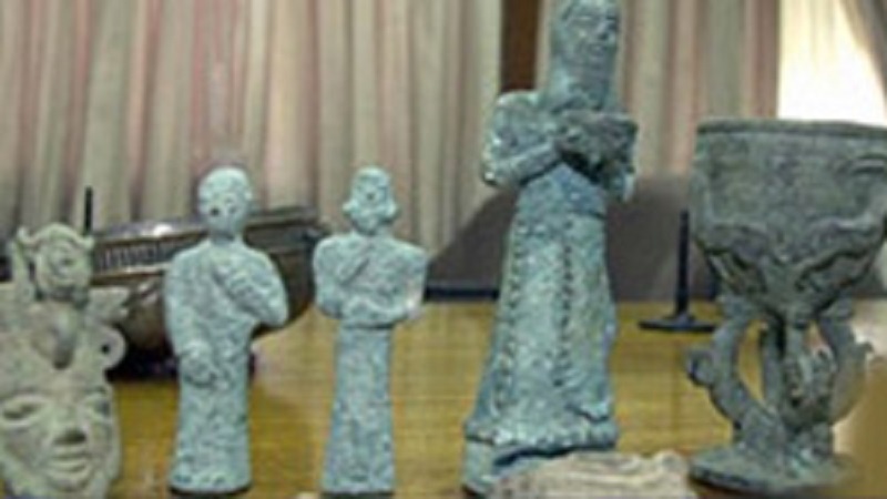 Sionist rejimi Fələstinin qədim əşyalarını oğurlayır