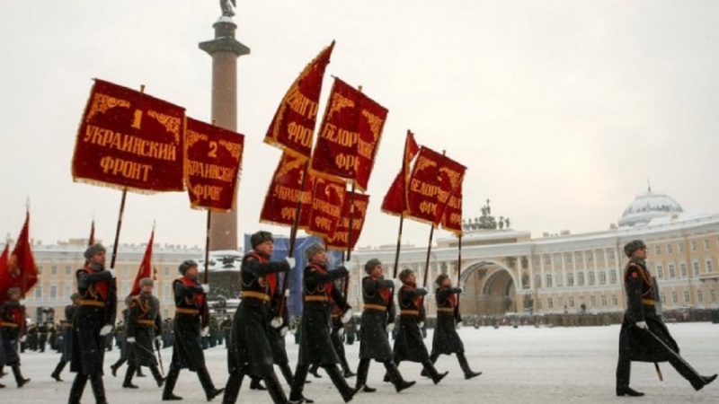 Vojnom paradom obilježena 75. godišnjica oslobađanja Lenjingrada