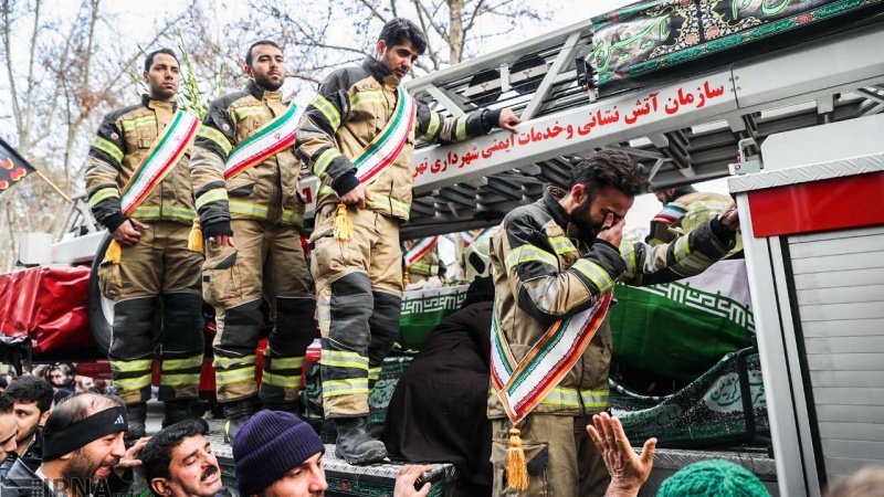 تہران میں فائر فائٹر کی تشیع جنازہ