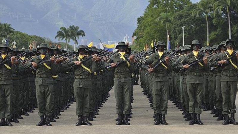 صدر مادورو کی حمایت میں ونزوئلا کی فوج نے پریڈ کی