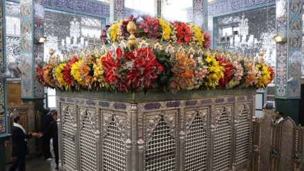 بە گوڵ ڕازاندنەوەی گڵکۆی پیرۆزی حەزرەتی زەینەب (س) له سووریا