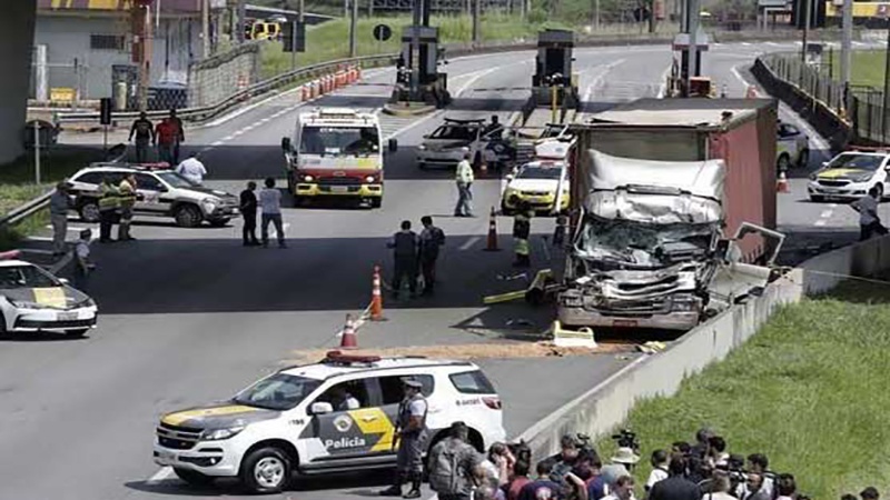 معروف نیوز اینکر ہیلی کاپٹر حادثے میں ہلاک