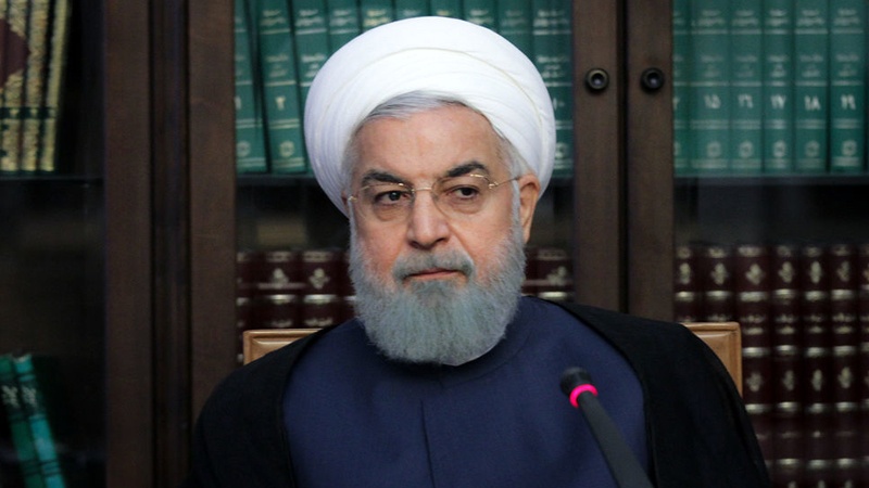 Ruhani: Sepahın fədakar personalına hücum İran xalqının düşmənlərinin acizliyini göstərir
