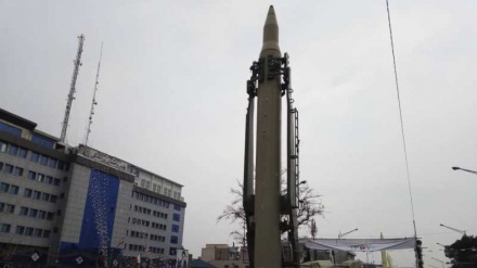 22 bəhmən yürüşü istiqamətində Sepah-ın uzaqmənzilli raketləri nümayiş etdirilir