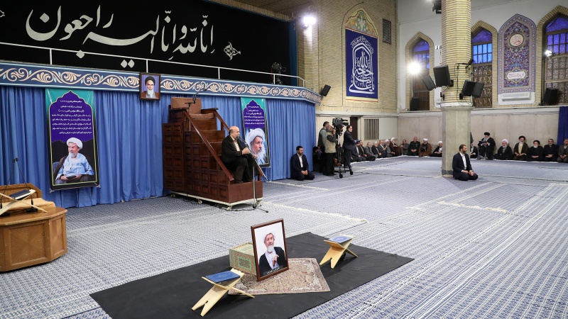 رہبر انقلاب کی میزبانی میں آیت اللہ مومن کی مجلس ترحیم ۔ تصاویر