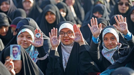 تہران میں دختران انقلاب کا عظیم الشان اجتماع 