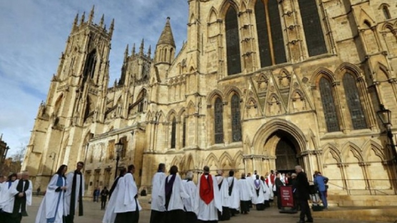 Engleska crkva ukinula pravilo staro 400 godina