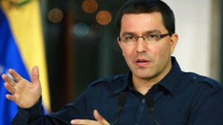 ABŞ Venesuelada dövlət çevrilişinə çalışır