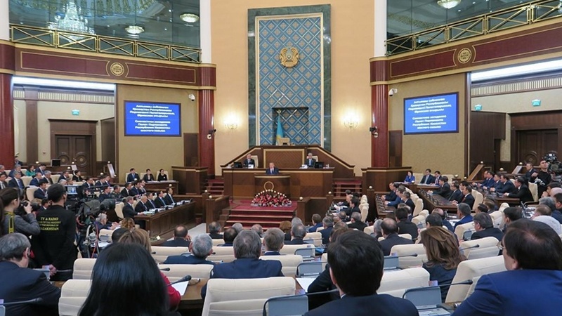 Qazaxıstan nazirlər kabineti istefa verib