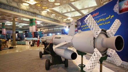 Iran pokazao projektil kojim može pogoditi Izrael