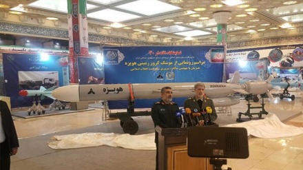 ایران میں دور مار میزائل ہویزہ کی تقریب رونمائی
