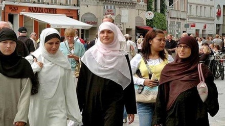 ئەمریکا له ڕوانگەی نێو خۆیەوه