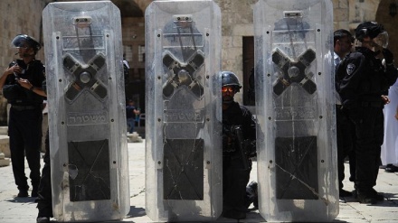 Cionistička policija zatvorila sve ulaze u Al-Aksu