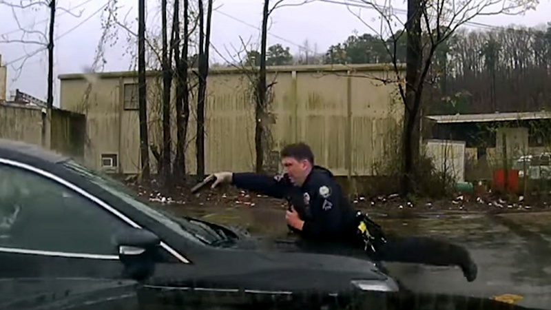 امریکی پولیس کی ایک ڈرائیور پر اندھادھند فائرنگ