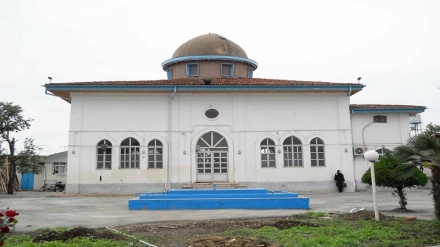 مزگەوتی گەورەی سەمەدخان لە شاری ڕەشت