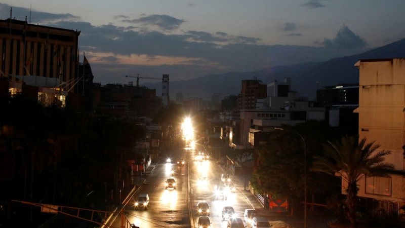 Venesuelada elektrik enerjisi kəsildi, məktəblər və idarələr tətil edildi