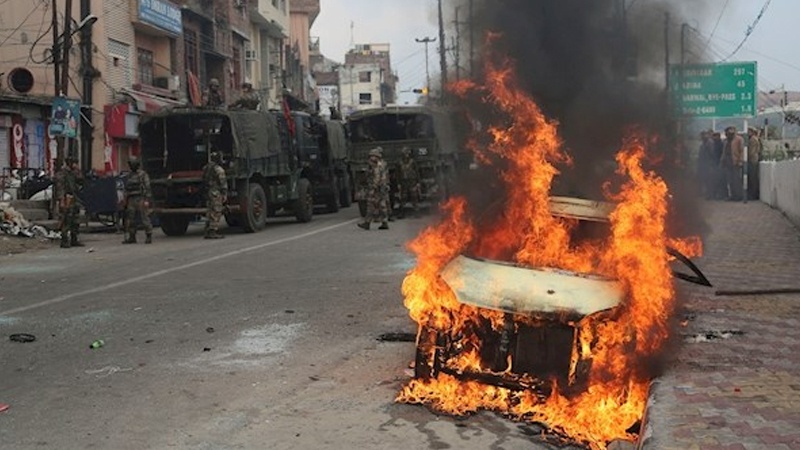 کشمیر میں کار بم کا دھماکہ 