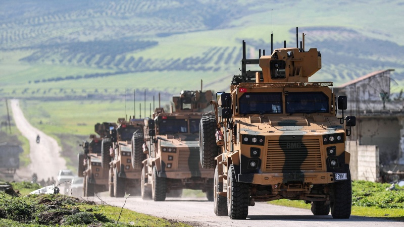 Turska oklopna vozila na sirijskoj granici