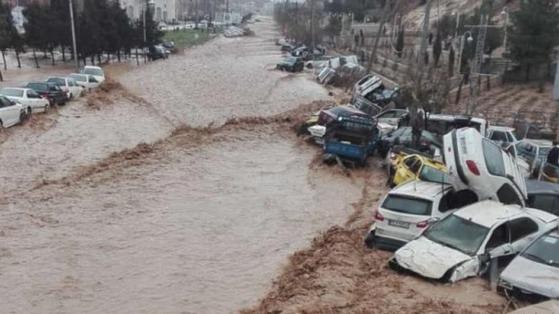 دوایین ھەواڵەکان لە بارەی لافاوەکەی شیراز ـــ ١٩ کوژراوو ١٠٥ بریندار