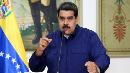 Maduro Venesuela nazirlər kabinetinin bütün üzvlərindən istefa vermələrini istəyib