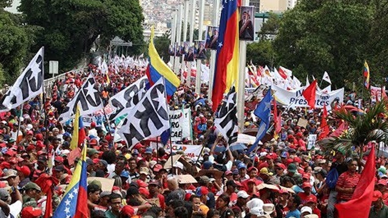 مادورو کی حمایت میں وینزوئیلا کے عوام کا اجتماع