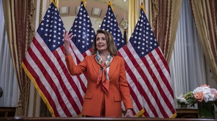 Pelosi: Tramp prezidentliyə münasib deyil