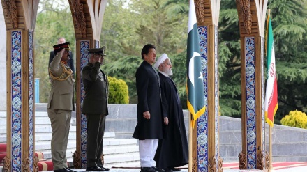  ایران کے صدر نے کیا پاکستان کے وزیراعظم کا باضابطہ استقبال 