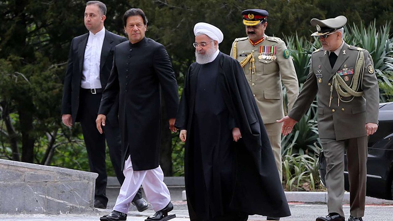 İran prezidenti Pakistanın baş nazirini rəsmən qəbul edib
